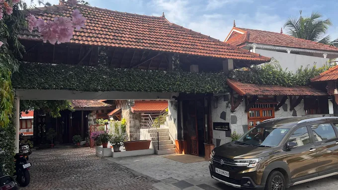 Thayil kadaloram Luxury Suites